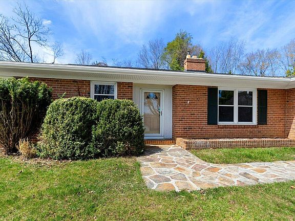 4th image of 330 Northwood Dr