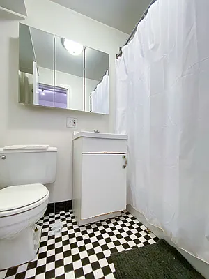 Rented by City Connections Realty | media 20