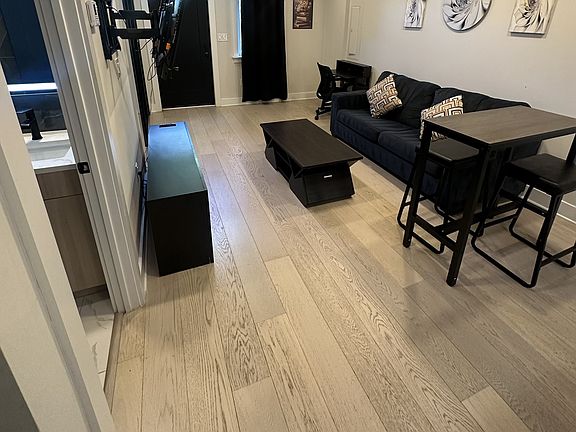 5th image of 2305 Nicholson St SE #203
