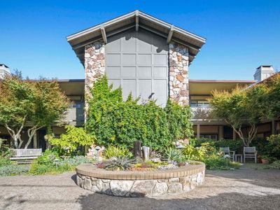 NE Corner San Carlos & 8th 1, Carmel By The Sea, CA, 93921