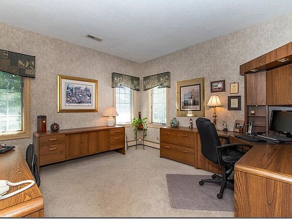 5th image of 7273 Forestwood Dr