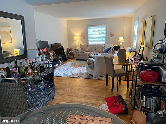 2nd image of 1018 N Edgewood St APT B