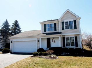 1005 Holly Cir, Lake Zurich, IL 60047