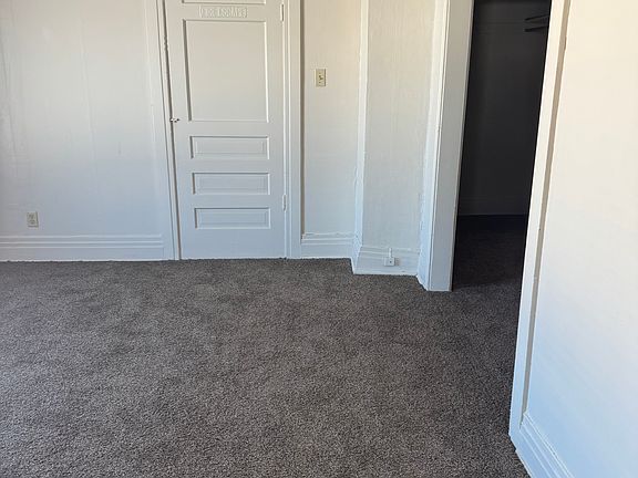 4th image of 1001 N Saginaw St APT 8