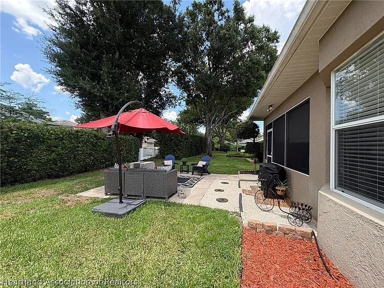 2843 Meadowood Ln — Photo 35