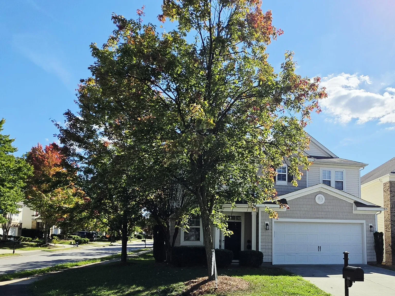 4 bed, 3.0 bath, 3100 sqft, $2,900 — Photo 1
