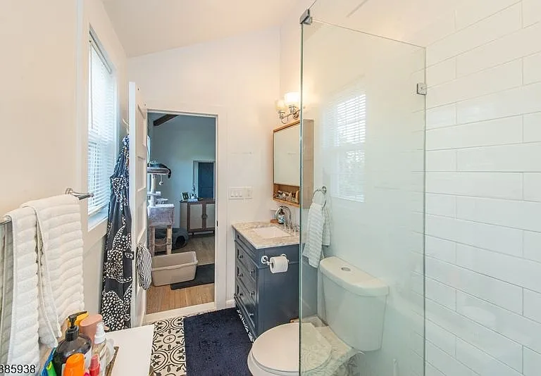 378 Claremont Ave #8 — Photo 20
