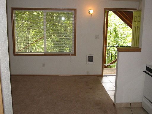 2nd image of 911 SW Broadway Dr APT 17
