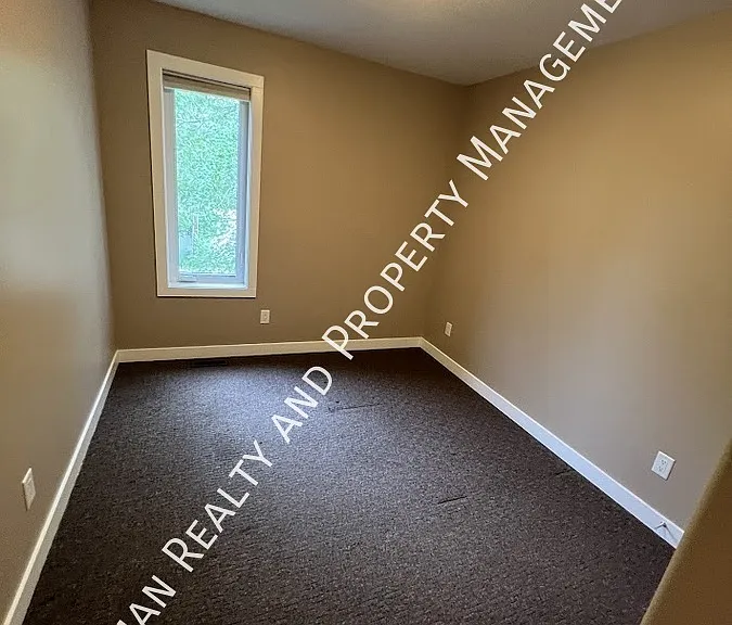 145 McIntyre St N #A — Photo 14