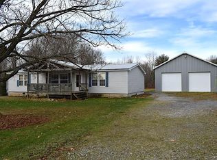 125 Bradshaw Rd, Central Square, NY 13036