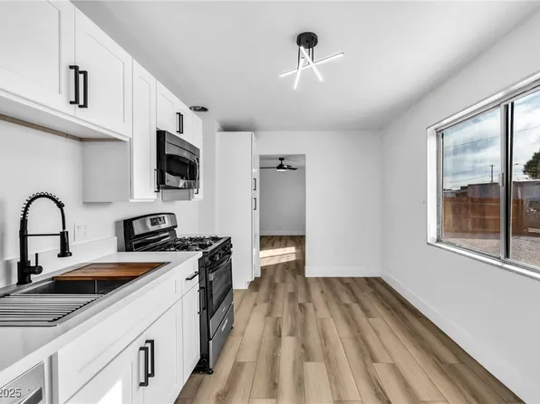 1940 Walker St, Las Vegas, NV 89106
