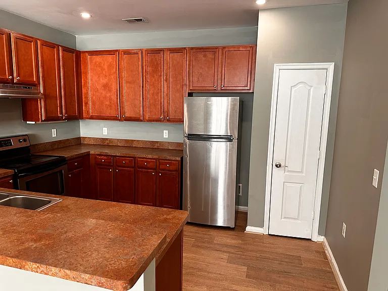 932 Southmoor Dr #206 — Photo 4