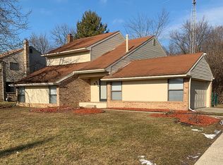 6014 Quaker Hill Dr, West Bloomfield, MI 48322