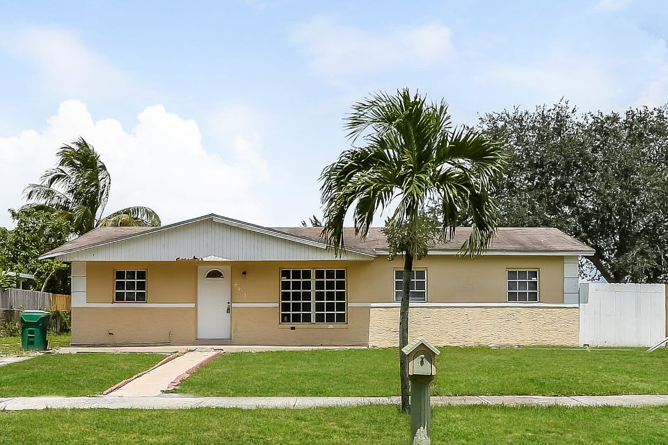 1st image of 4417 NW 207th Dr