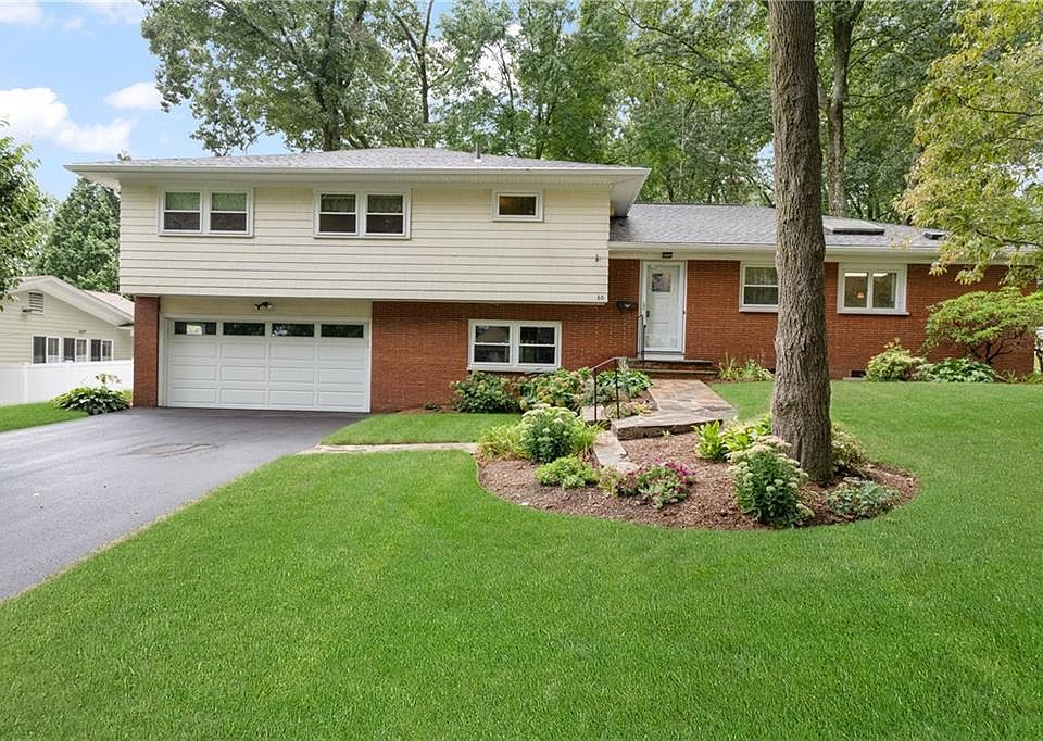 1st image of 60 Glenmere Dr