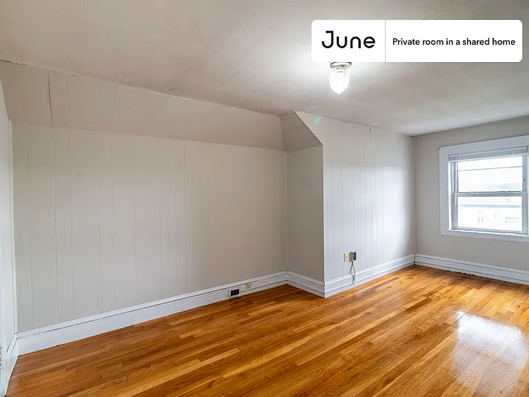 61 Putnam Rd #D — Photo 2