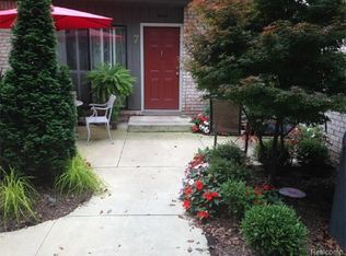 41350 Woodward Ave APT 7, Bloomfield Hills, MI