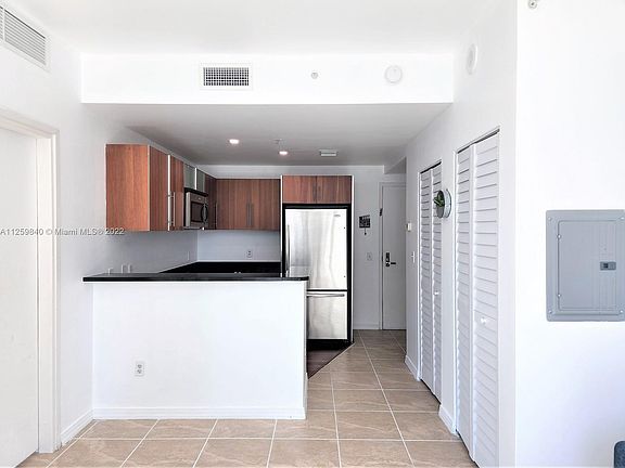 5th image of 300 Biscayne Blvd