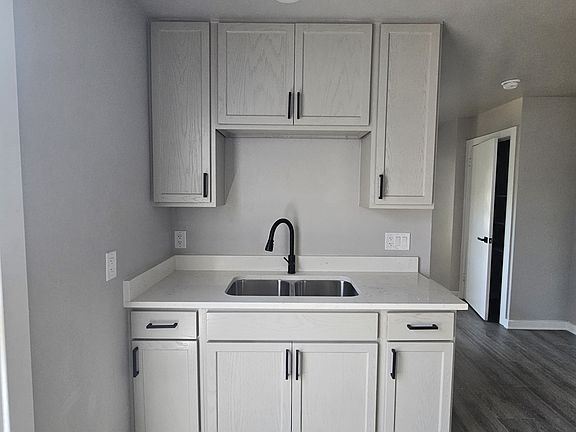 5th image of 216 Forrest Ave #5