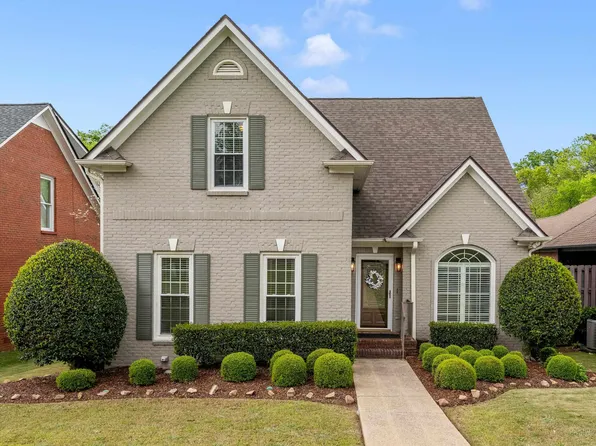 1136 Mayland Ln, Vestavia Hills, AL 35216