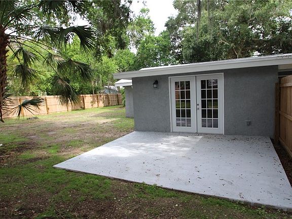 3rd image of 2063 Poinsetta Ave