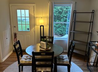 14 Pepperbush Ln, Glastonbury, CT 06033
