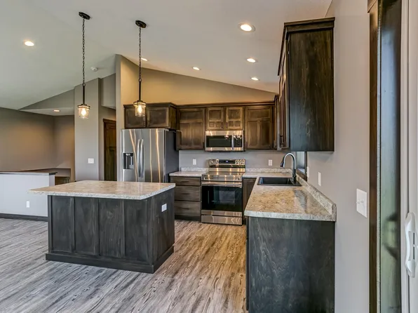 272 Wood Duck Ln, Baldwin, WI 54002