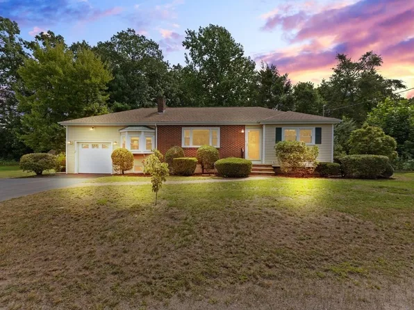 58 Harlan Cir, Brockton, MA 02301