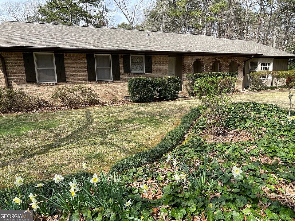 1st image of 2553 Ferndale Ln