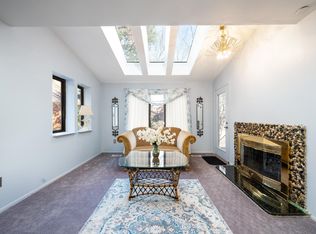 772 Spinnaker Ct, Secaucus, NJ 07094