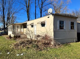 607 Poe Ln #202, South Lyon, MI 48178
