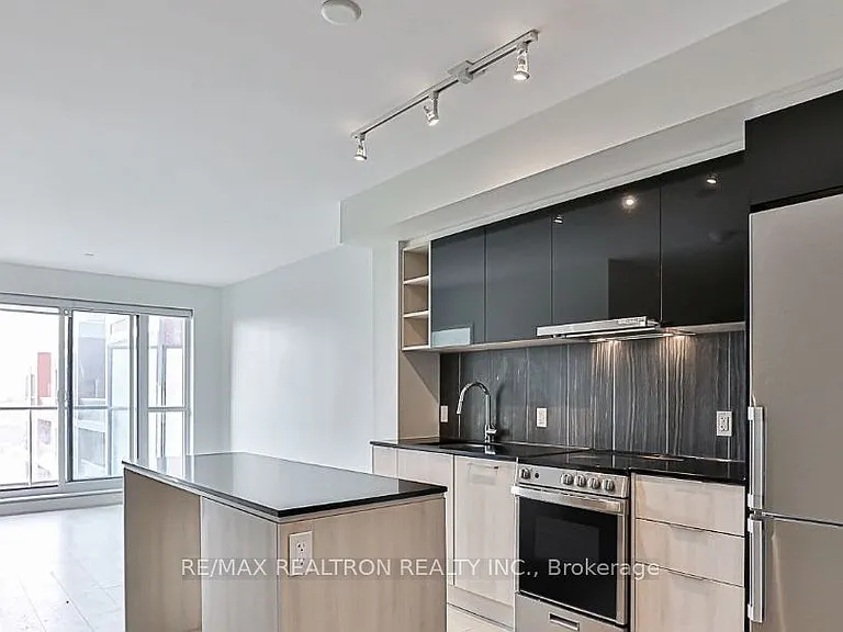 31 Tippett Rd #636 — Photo 9