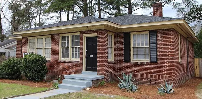 4551 Oxford Rd — Photo 2