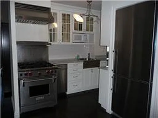 Rented by Douglas Elliman | media 14