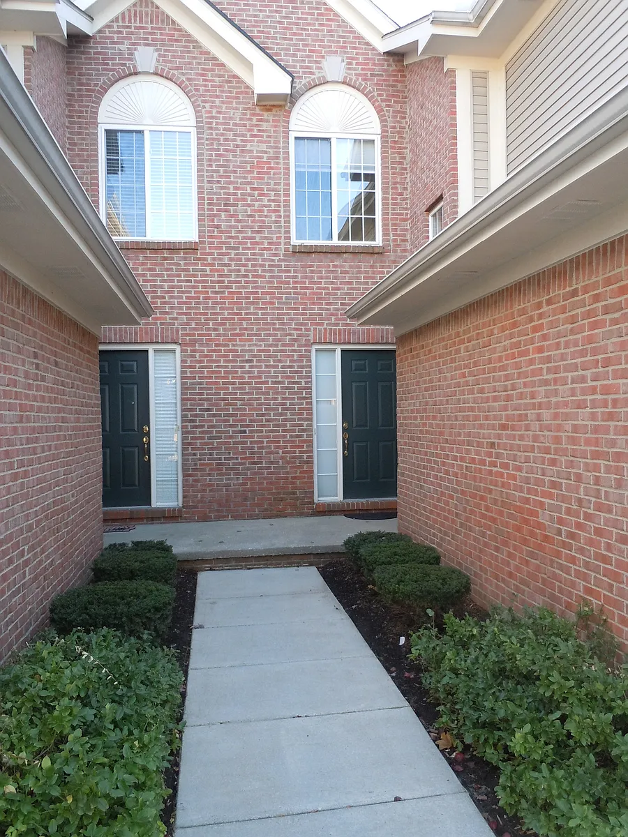Building Photo - 304 James Cir