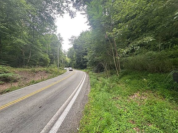 4th image of 2031 Riddle Run Rd