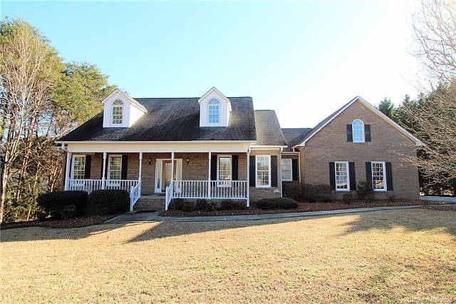 1st image of 131 Jamestowne Cir