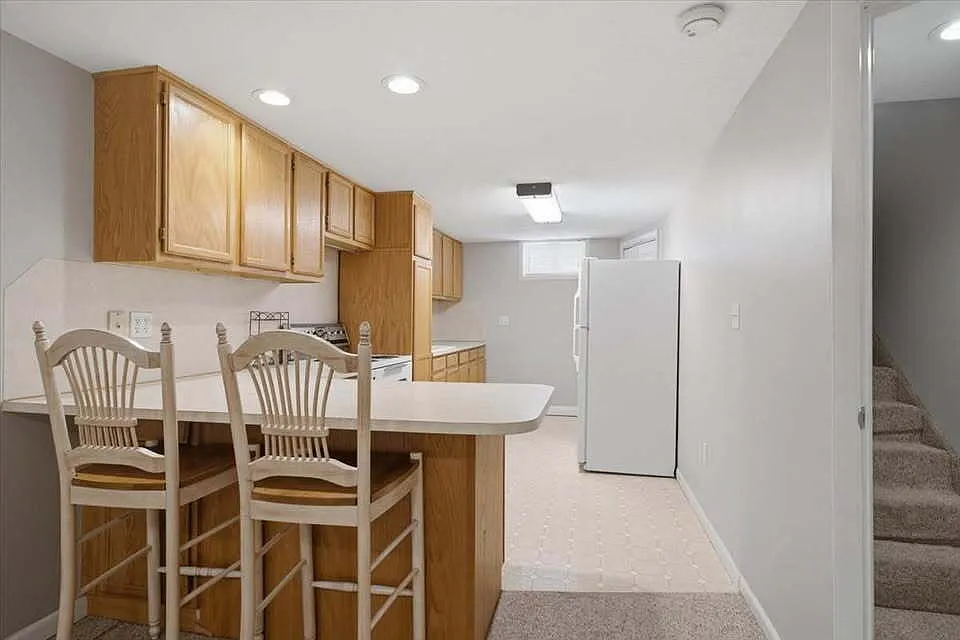2 bed, 1.0 bath, 1256 sqft, $1,250 — Photo 4