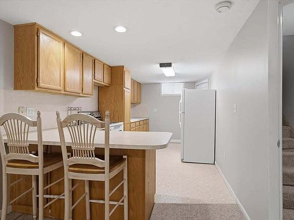 4th image of 3355 Eccles Ave #2
