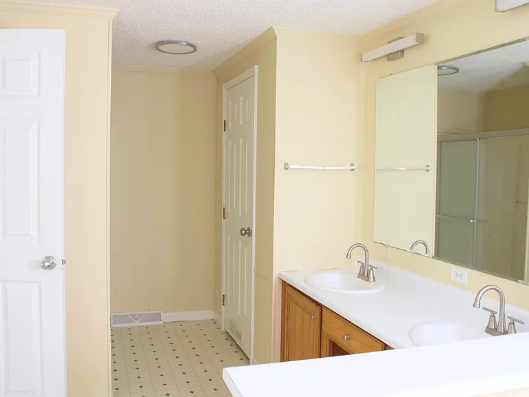 116 Livingston Rd — Photo 15