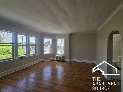 2821 W Berteau Ave #2 Photo 1