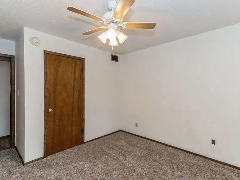 307 N Corn Street — Photo 17