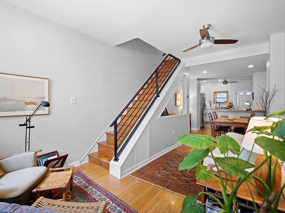 1st image of 2210R Coral St