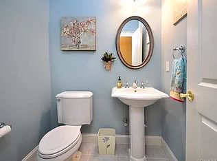 33 Bradford Walk, Farmington, CT 06032