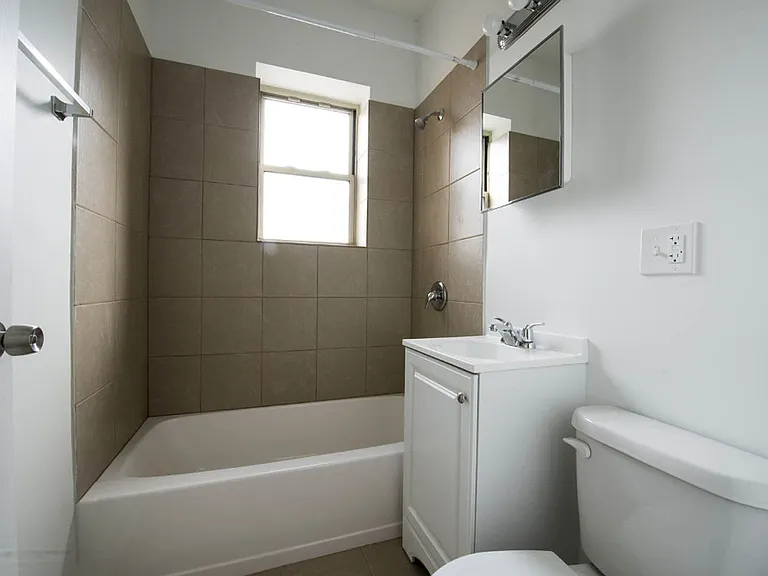 3600 W Franklin — Photo 21