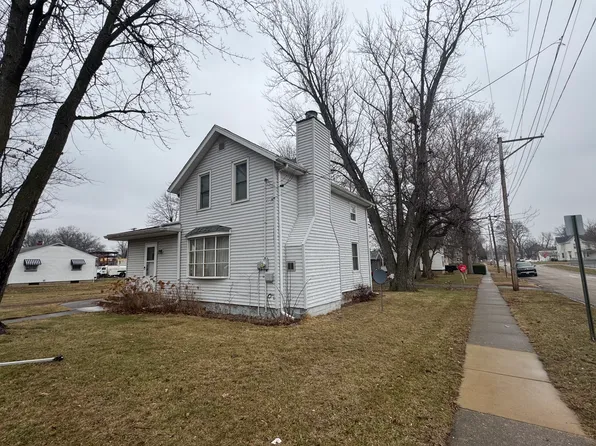 120 S James St, Tremont, IL 61568