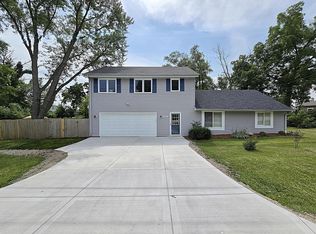 2811 W Acre Ave, Franklin, WI 53132