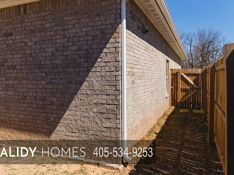 629 Remington Ave — Photo 56