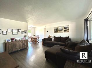 378 S Central Valley Dr, Central Pt, OR 97502