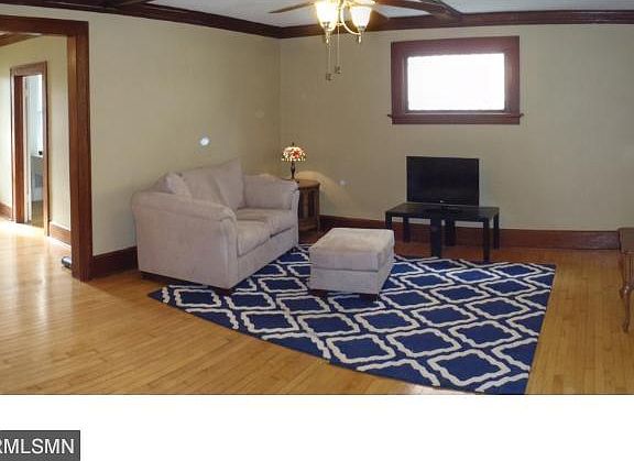 2nd image of 888 Cottage Ave E